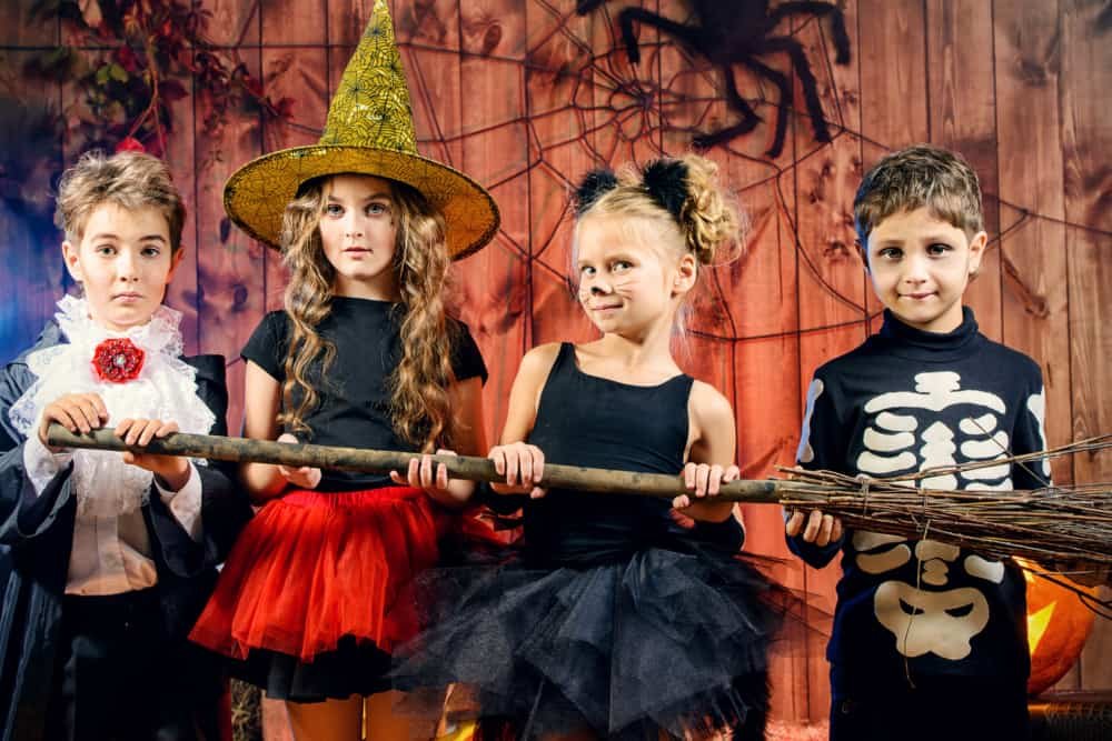 97 cheap and easy Halloween costumes