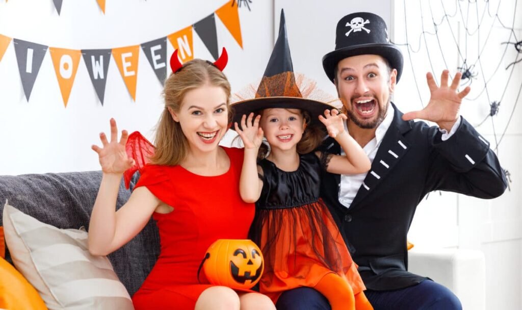 Family Halloween Costume Ideas 1200x712 2